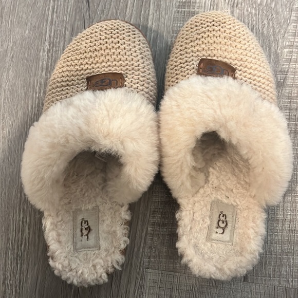 UGG Shoes - UGG KNIT SLIPPERS
